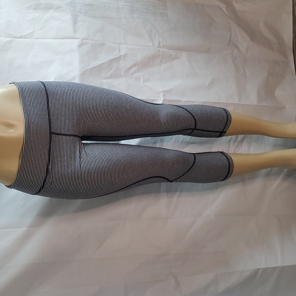 Zella Pants & Jumpsuits Zella Stripe Crop Workout Leggings Black White Saze L Poshmark